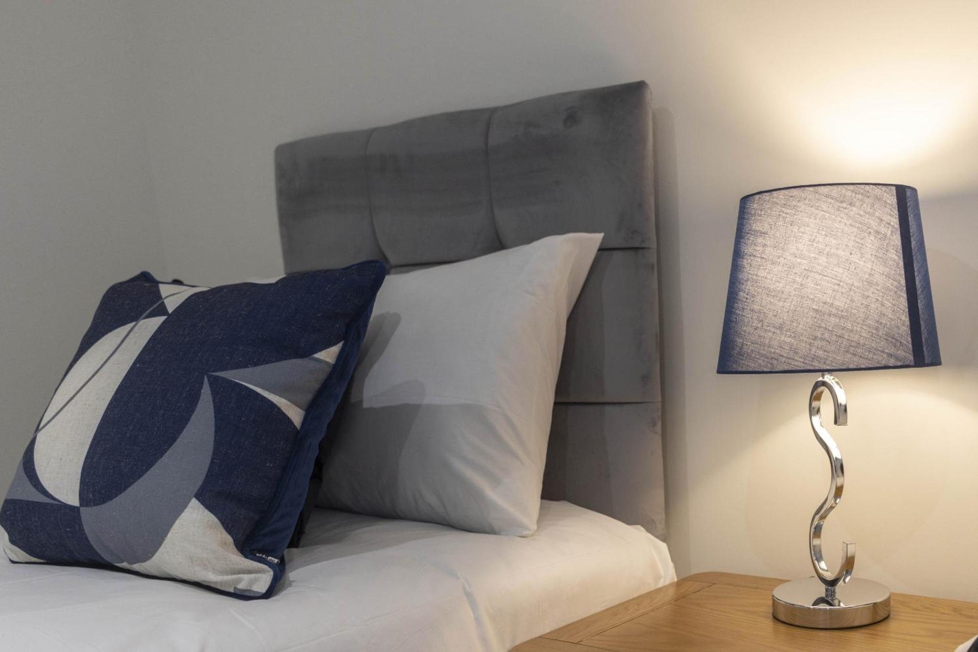 Linacre 11 - Modern 2 Bed Behind The Cathedral With Free Parking And Fast Wifi Lägenhet Exeter Exteriör bild
