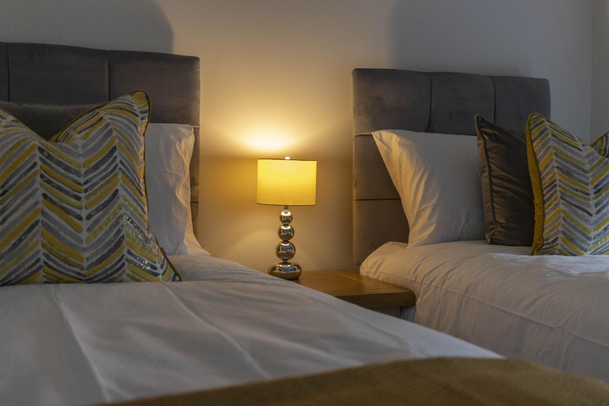 Linacre 11 - Modern 2 Bed Behind The Cathedral With Free Parking And Fast Wifi Lägenhet Exeter Exteriör bild